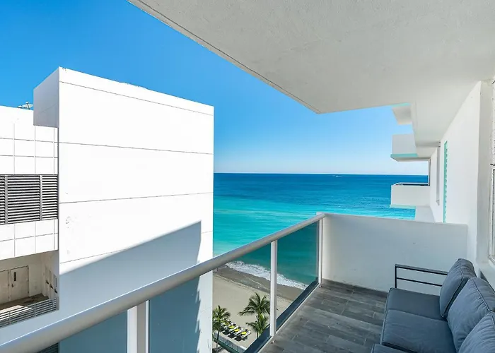Amazing 2Br 2Ba Newly Reno Beachfront Apt W/Beach View